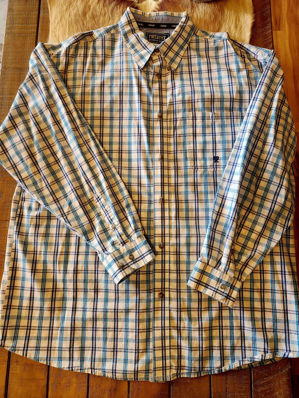 Twenty X Men’s White and Blue Plaid Button-Down Shirt